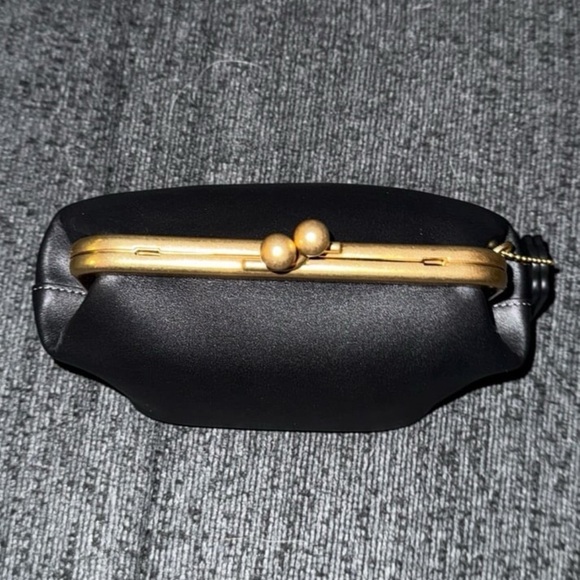 Coach Kisslock Frame Bag 14 Crossbody in Brass/Black Glovetanned Leather NWT - Picture 10 of 15